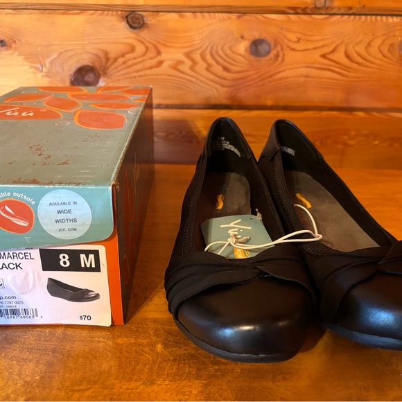 Yuu Marcel Black Flats - Picture 2 of 5